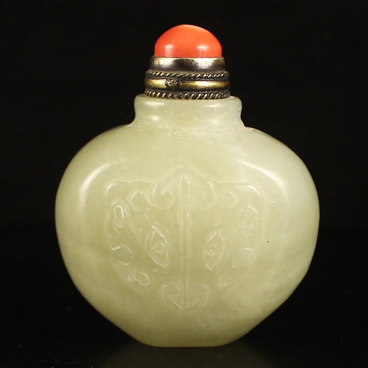 Vintage Chinese Qing Dynasty Hetian Jade Snuff Bottle (1 of 6)