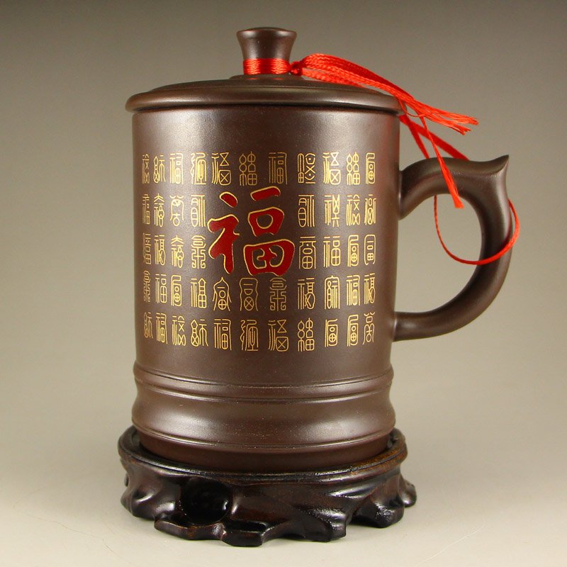 Chinese Yixing Zisha Clay Teapot w Artist Signed: Handmade Chinese Yixing Zisha Clay Teapot w Artist Signed Dimension: 150x130x85(mm) 5.91x5.12x3.35(inches) Weight: 0.88 lbs/397 g The total weight does not include the base. The base is not included a