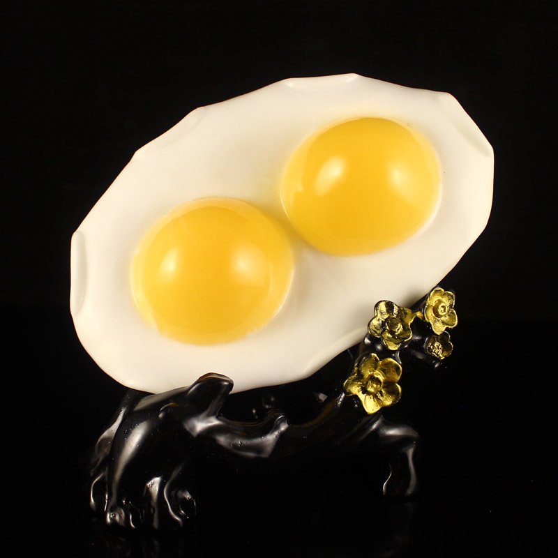 Indonesia Jin Tian Huang Egg Statue w Certificate: Indonesia Natural Jin Tian Huang Egg Statue w Certificate Dimension: 132 x 88 x 33(mm) 5.20 x 3.46 x 1.30(inches) Weight 0.65 lbs/294 gThe total weight does not include the base. The base is not inclu