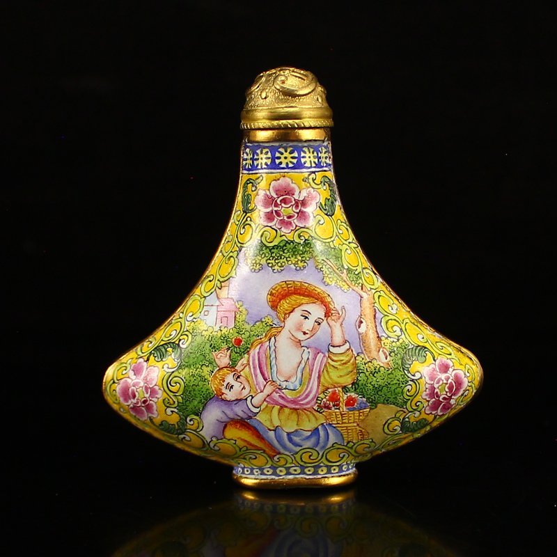 Chinese Gilt Gold Red Copper Enamels Snuff Bottle (1 of 4)