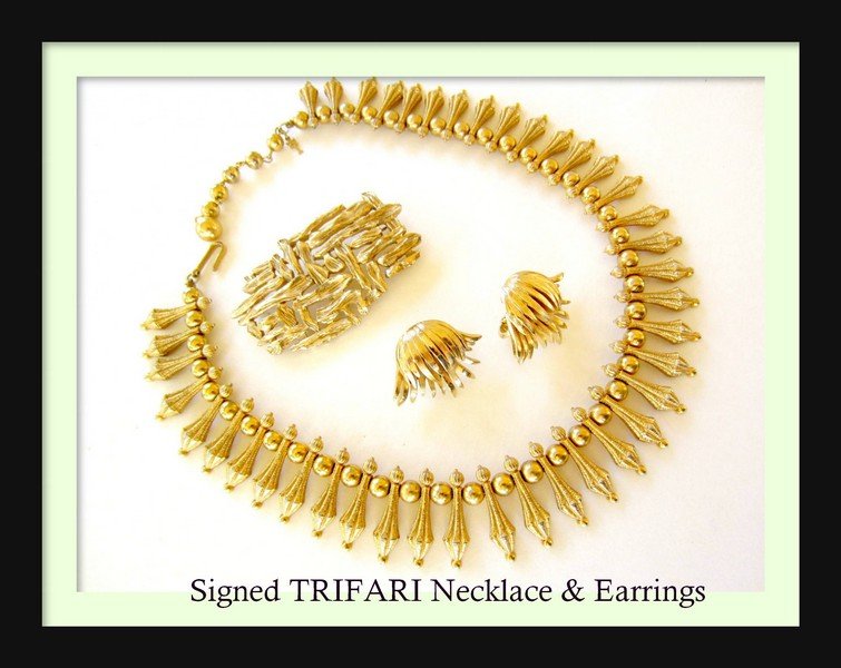 Signed TRIFARI Gold Tone BIB Necklace & Earring SET,: Signed TRIFARI Gold Tone BIB Necklace & Earring SET, Brooch