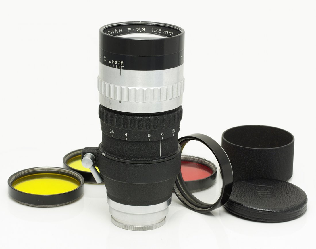Leica SM Astro Berlin Tachar 2.3/125 mm: With filters. Slight cleaning marks in the optics. Condition: B Estimates: 1200 EUR