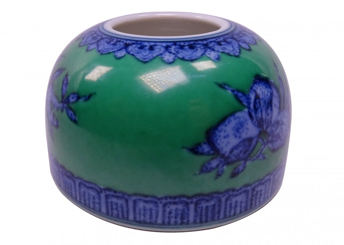 Qing Qian Long Green Glazed Water Jar (1 of 4)