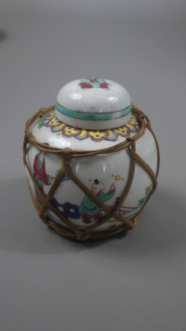 Porcelain Bottle: Porcelain bottle with a pattern of mother and child. 景德镇瓷罐