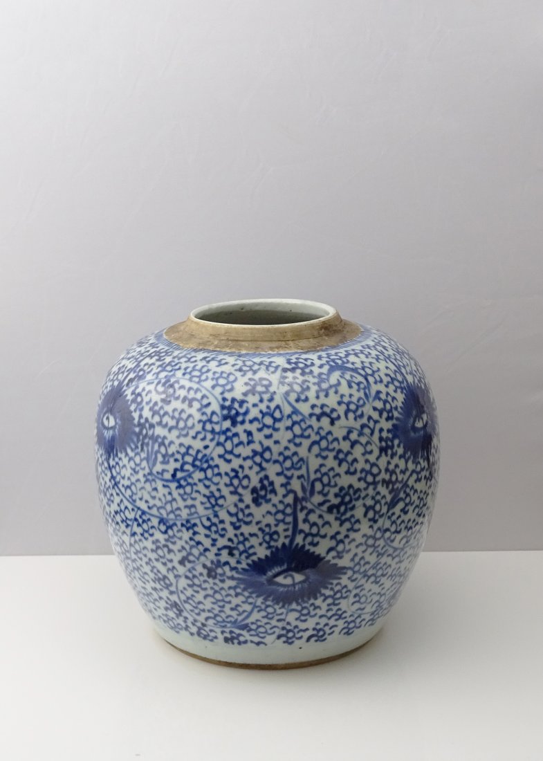 Blue and White Chrysanthemi Pattern Porcelain Jar (1 of 4)
