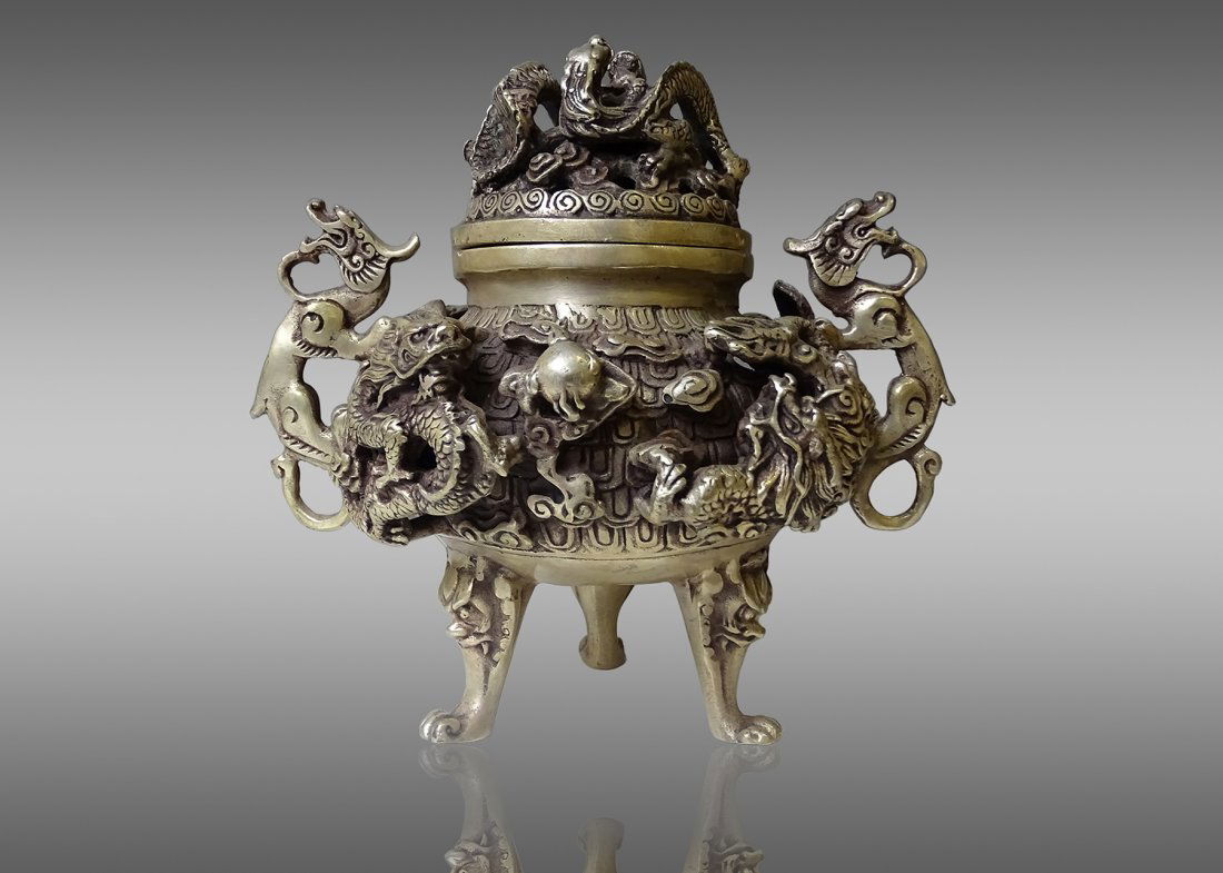Ming Dynasty Xuan De Sliver censer (1 of 3)