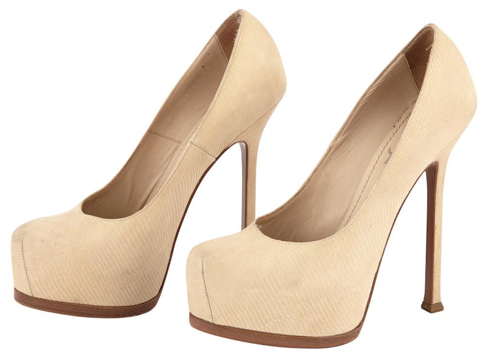 CYNTHIA NIXON Yves Saint Laurent shoes worn in the (1 of 4)