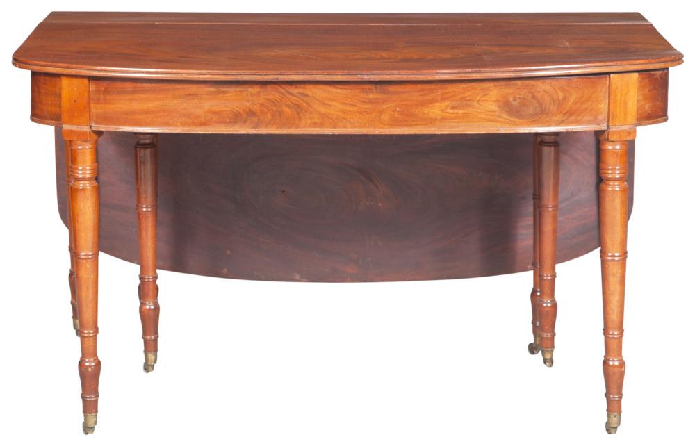 Regency Mahogany Accordion-Action Extension Dining (1 of 4)