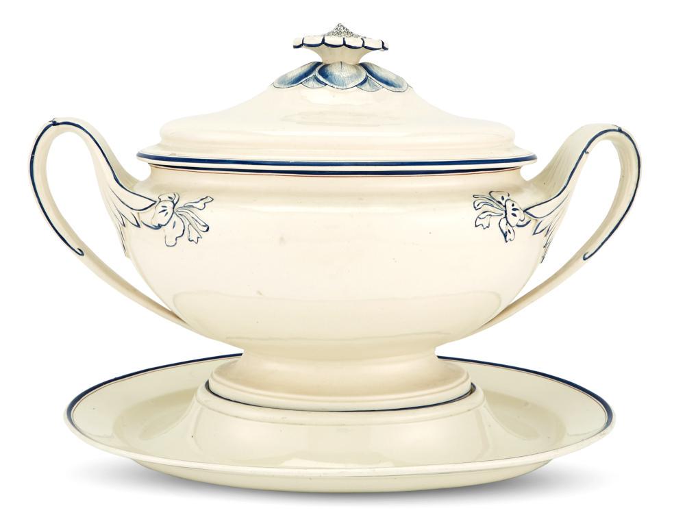 Wedgwood Creamware Tureen, Cover and Stand (1 of 3)