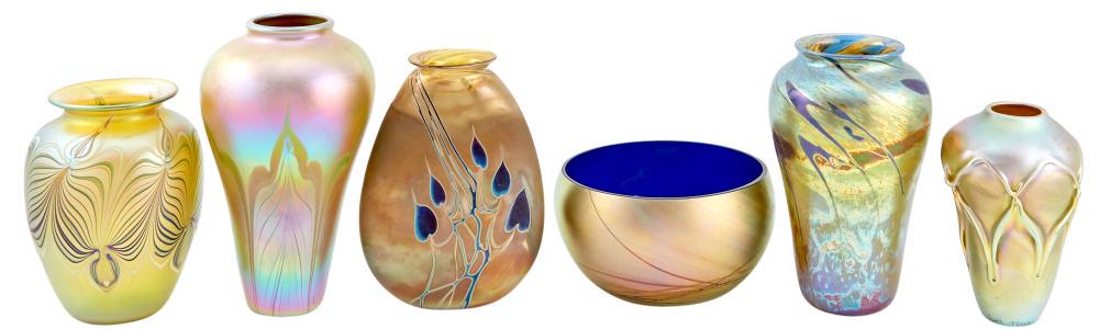 Group of Contemporary Studio Gold Iridescent Blown: Group of Contemporary Studio Gold Iridescent Blown Glass Articles Comprising a John Cook Phoenix Studios vase, of tapering ovoid form, with green banded pulled feather decoration, signed Cook Phoenix