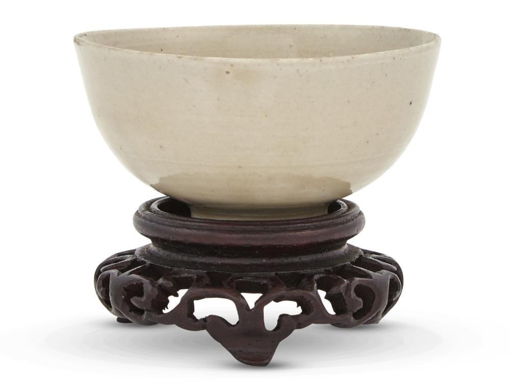 A Chinese Dingyao Porcelain Teabowl (1 of 5)