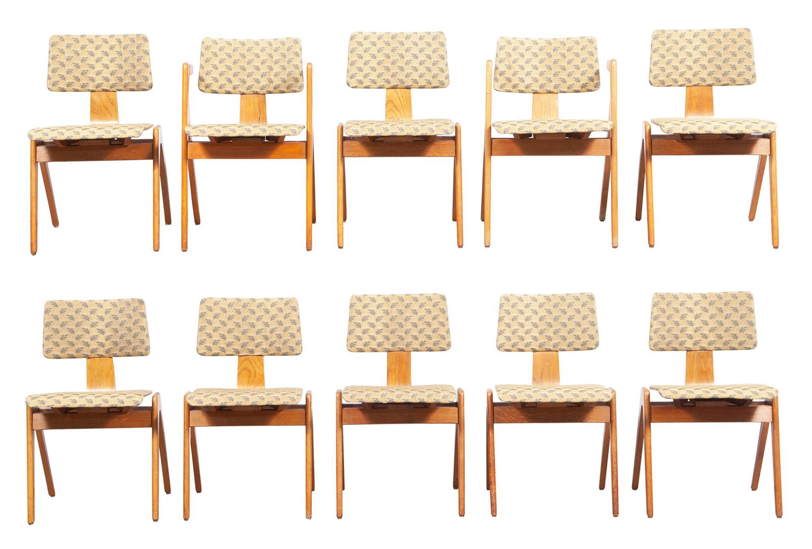 Set of Ten Robin Day Upholstered Oak and Bent Plywood Hillestak Dining Chairs: Set of Ten Robin Day Upholstered Oak and Bent Plywood Hillestak Dining Chairs Including two armchairs. Height 28 3/4 inches, width 19 1/8 inches, depth 20 inches. C Private Collection of a Hamptons Fa