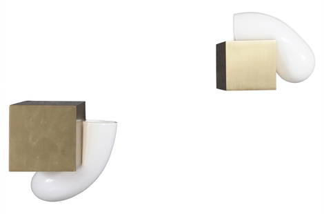 Graduated Pair of Lindsey Adelman Blown Glass and Brushed Brass Catch Sconces: Graduated Pair of Lindsey Adelman Blown Glass and Brushed Brass Catch Sconces Height of larger 10 1/2 inches, width 10 inches, depth 12 inches; height of smaller 8 1/4 inches, width 8 inches, depth 10