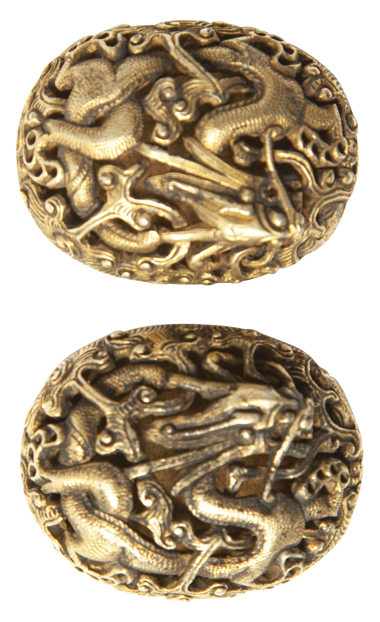 A Pair Of Chinese Gilt Bronze Dragon Buckles (1 of 4)