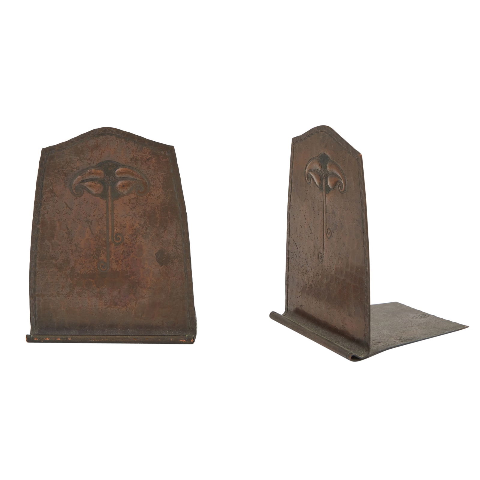 Pair of Karl Kipp for Roycroft Arts & Crafts Hand-Hammered Copper Bookends First quarter 20th (1 of 4)