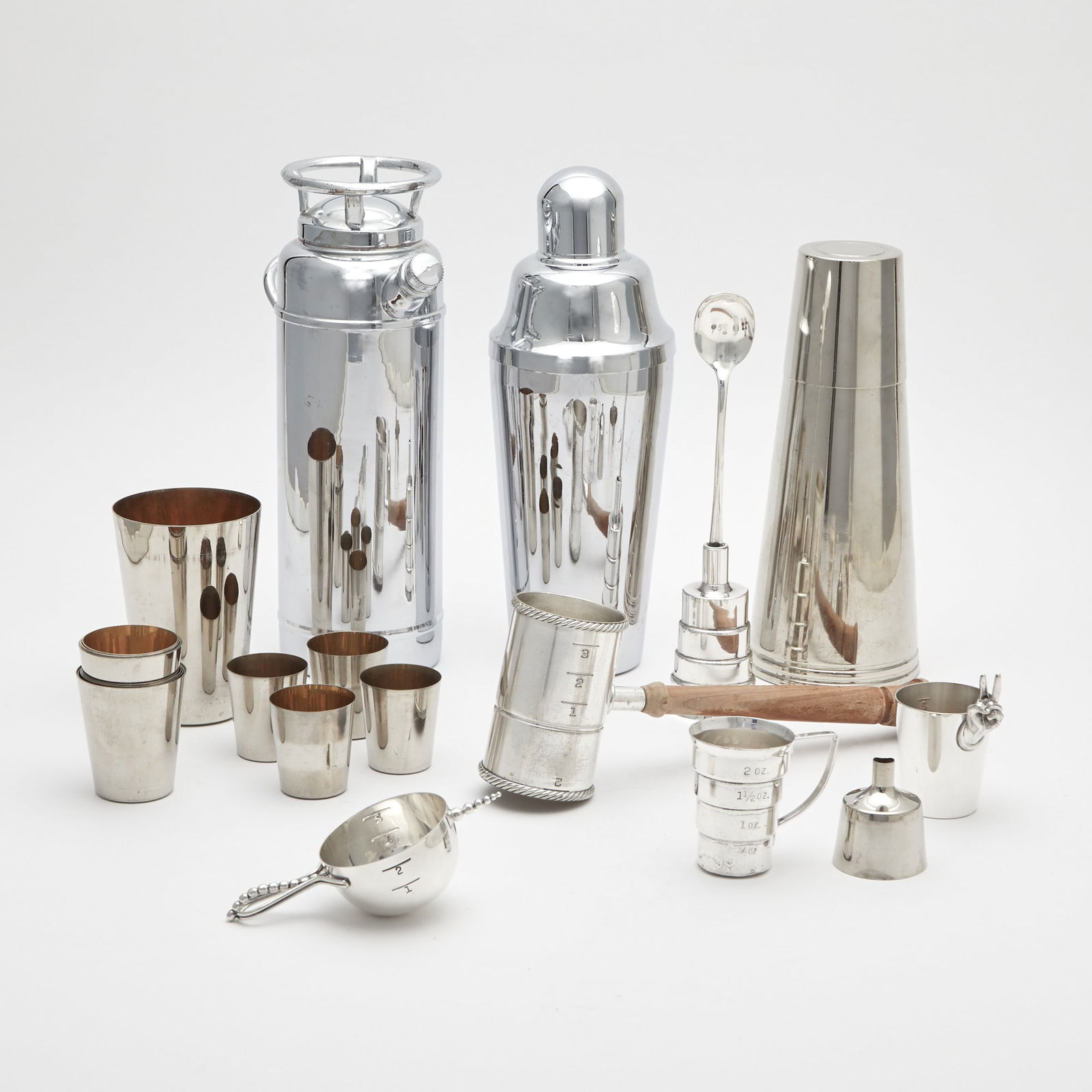 Group of Stainless Steel, Metal and Silver Plated Cocktail Shakers, Beakers and Bar Accessories 20th (1 of 4)