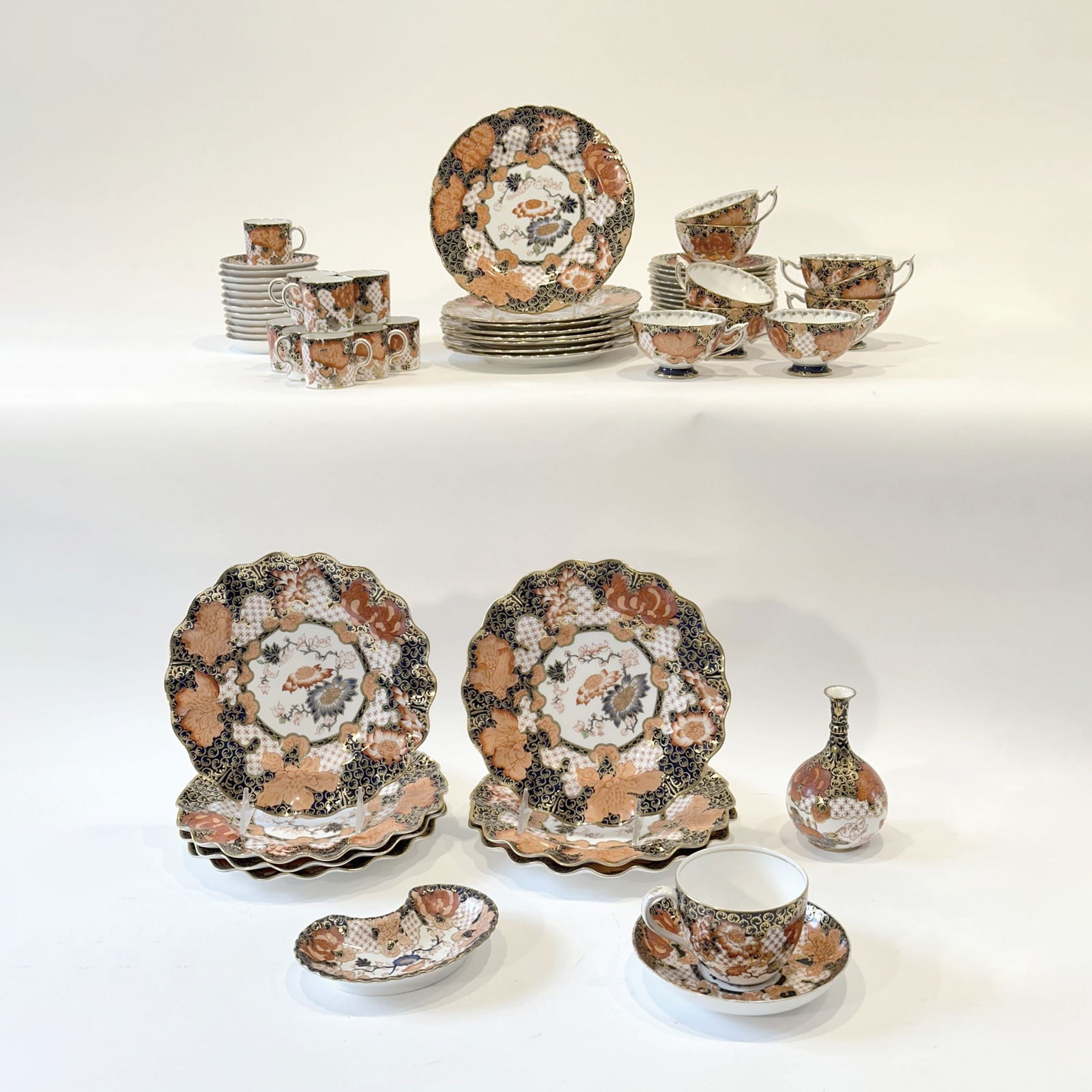 Assembled Royal Crown Derby Imari Table Articles 20th Century (1 of 10)