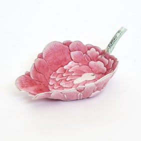 Chinese Enameled Porcelain Lotus-Form Water Dropper Qianlong Mark, Late-Qing - Republic Period