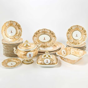 Worcester (Flight, Barr & Barr) Porcelain Armorial Salmon-Ground Part Dinner Service