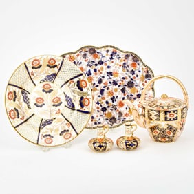 Group of English Porcelain Imari Table Articles