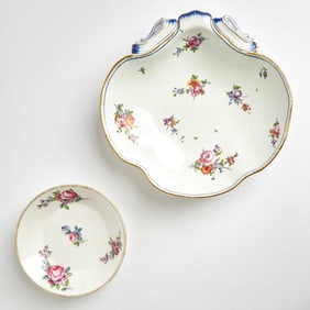 Sevres Hard-Paste Porcelain Shell-Shaped Dessert Dish (Compotier Coquille)
