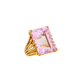 Harry Winston Gold and Kunzite Ring