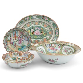 Set of Four Chinese Export Porcelain Bowls 19th Century
