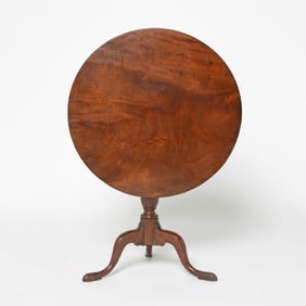 Queen Anne Mahogany Tilt-Top Tea Table