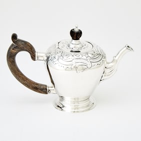 George II Sterling Silver Teapot Robert Makepeace, Newcastle, 1751