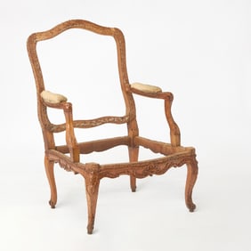 Louis XV Walnut Fauteuil a la Reine