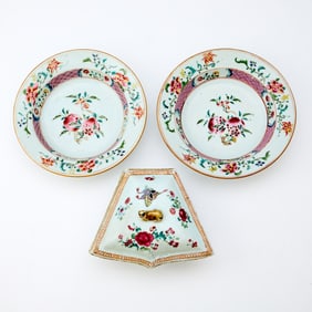 A Pair of Chinese Export Porcelain Famille Rose Dishes 18th Century