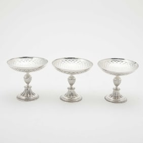 Set of Three George V Sterling Silver Low Compotes Crichton Bros., London, 1915/1916