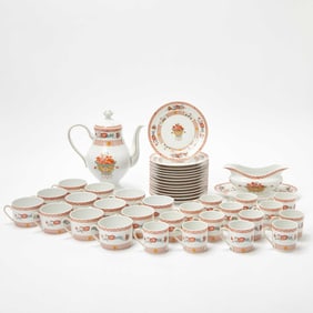 L. Bernardaud & Co. Limoges Porcelain "Fou-Tchéou" Pattern Part Dinner Service