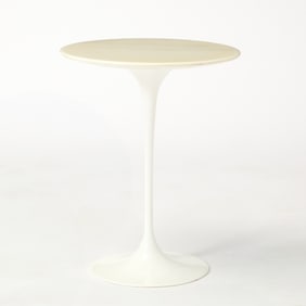 Eero Saarinen Marble Top and White Enamel Metal "Tulip" Occasional Table