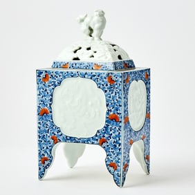 A Japanese Blue and White Porcelain Koro Early 20th century