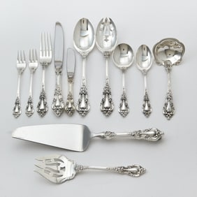 Lunt Sterling Silver "Eloquence" Pattern Flatware Service