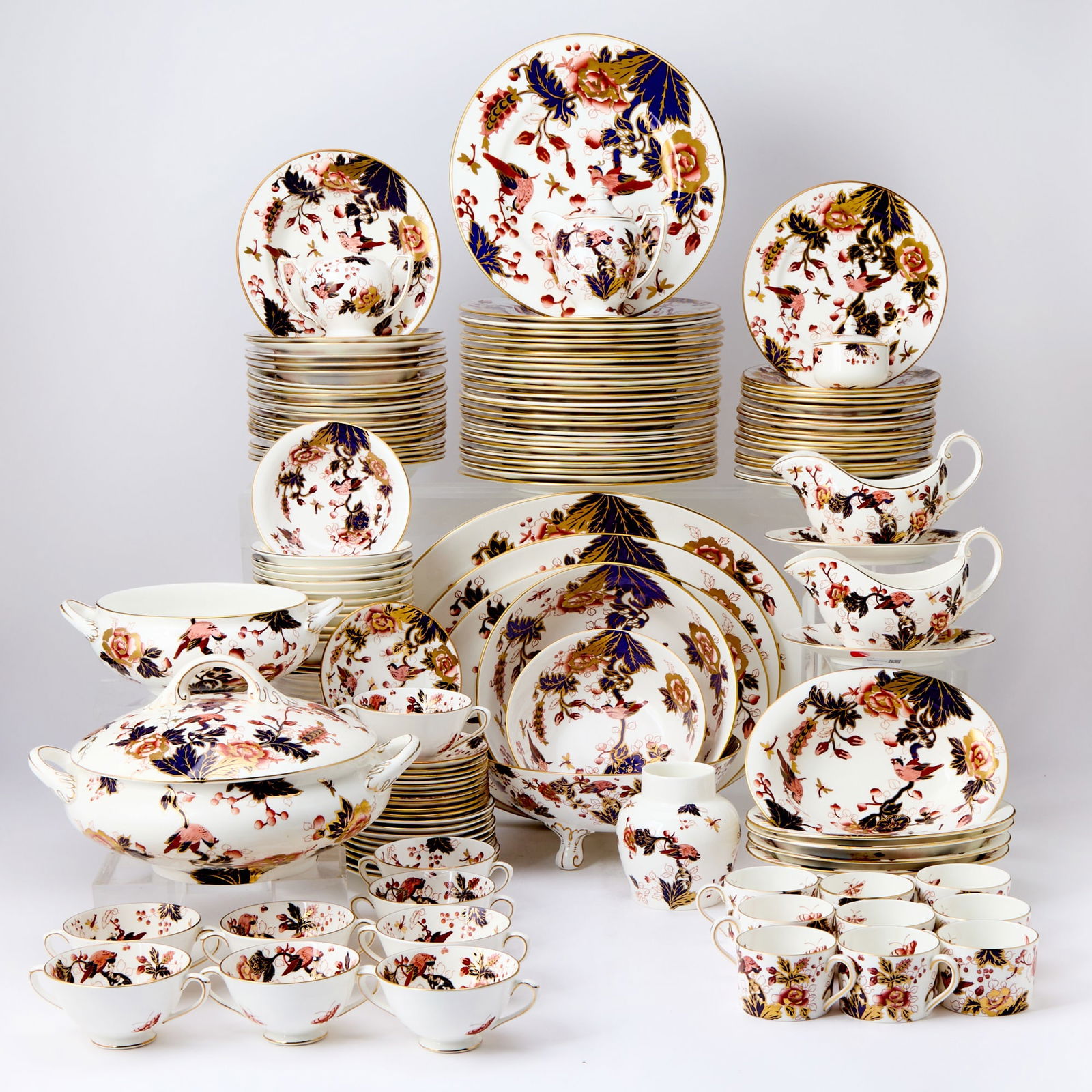 Large Coalport Porcelain 'Hong Kong' Pattern Dinner Service (1 of 9)