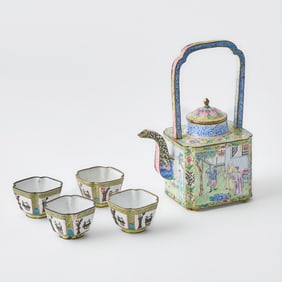 Chinese Canton Enamel Teapot with Four Cups