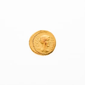 Julius Caesar, c. 45 B.C.E. AV Aureus (8.25g, 20mm).