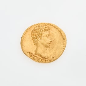Augustus. c. 27-20 B.C.E. AV Aureus (7.84g, 20mm).