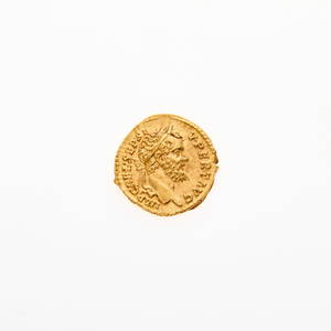 Septimius Severus. c. 193-194 C.E. AV Aureus (7.34 grams, 20mm).