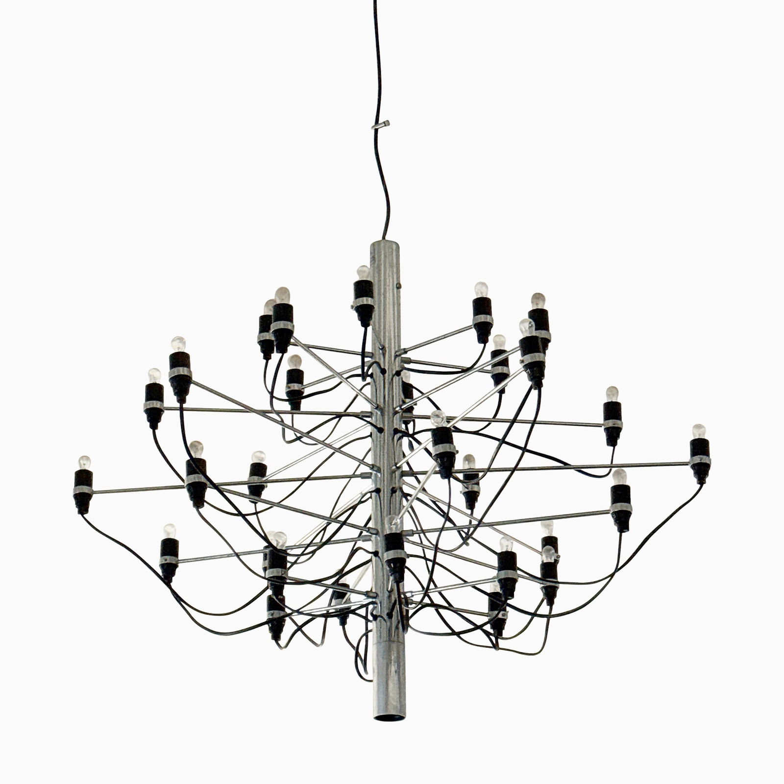 Gino Sarfatti for Flos Chromed Metal Thirty-Light "2097" Chandelier: Labeled FLOS 2097/30 MADE IN ITALY. Height of standard 28 1/2 inches, diameter 36 inches.
