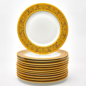 Set of Twelve Hutschenreuther Porcelain Dinner Plates