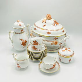 Herend Porcelain "Chinese Bouquet Rust" Pattern Dinner Service