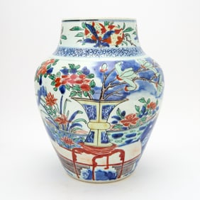 A Chinese Wucai Porcelain Jar