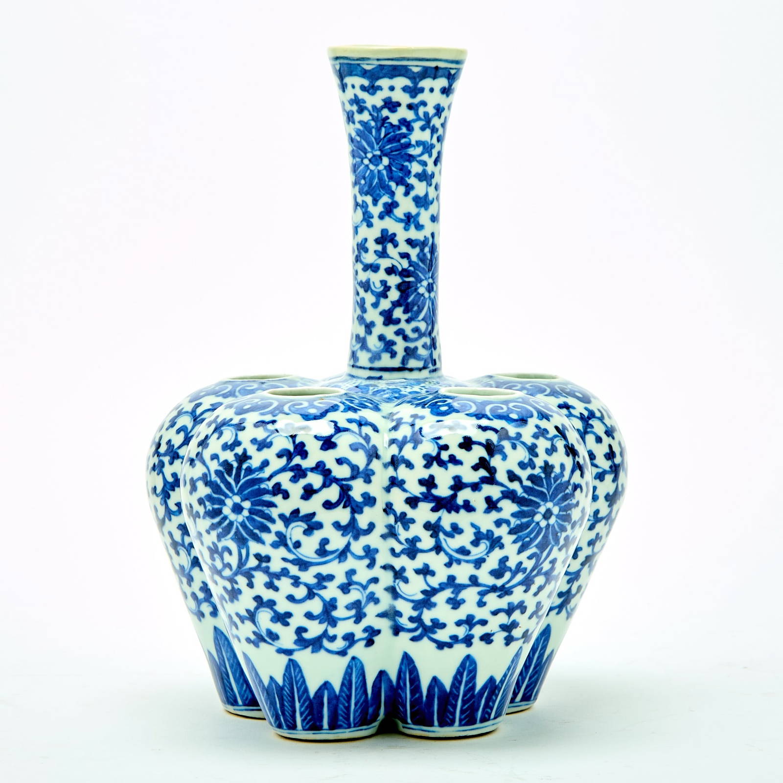 A Chinese Blue and White Porcelain Tulip Vase Qianlong Mark