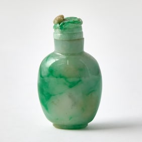 A Chinese Jadeite Snuff Bottle Late Qing Dynasty
