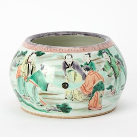 A Chinese Famille Verte Porcelain Games Jar 18th-19th century