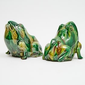 A Pair of Chinese Sancai Glazed Porcelain Toads Qing Dynasty