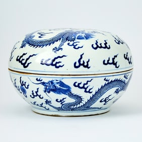 A Chinese Blue and White Porcelain Covered Box Guangxu Period